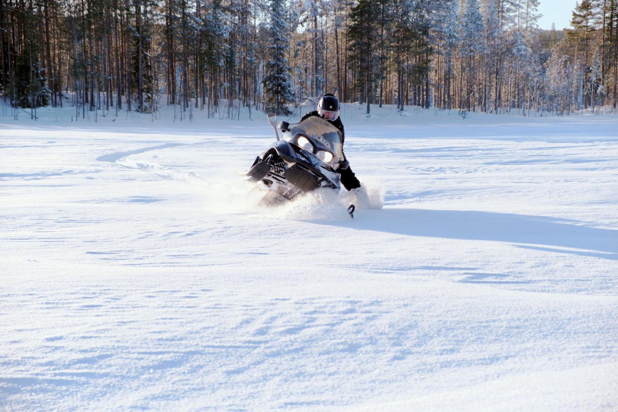 Langforsen Glamping & Lapland Experience Hotel Lapptrask Bagian luar foto